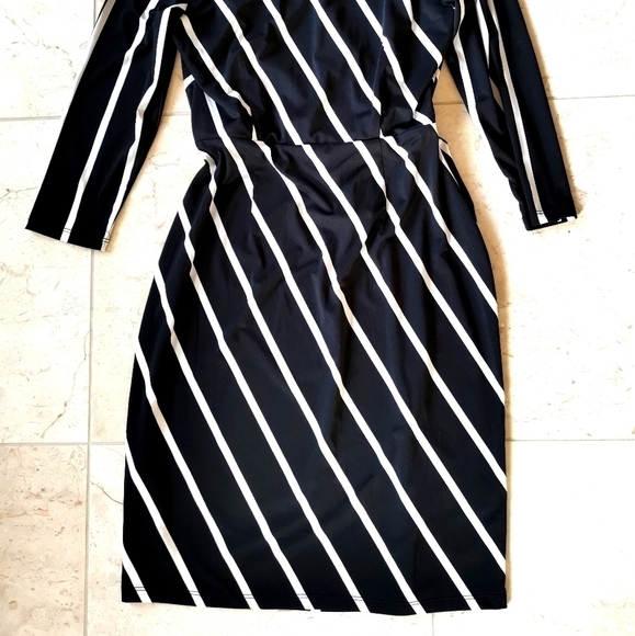 Faux wraparound dress slimming black white dress 3/4 sleeve - Picture 8 of 12